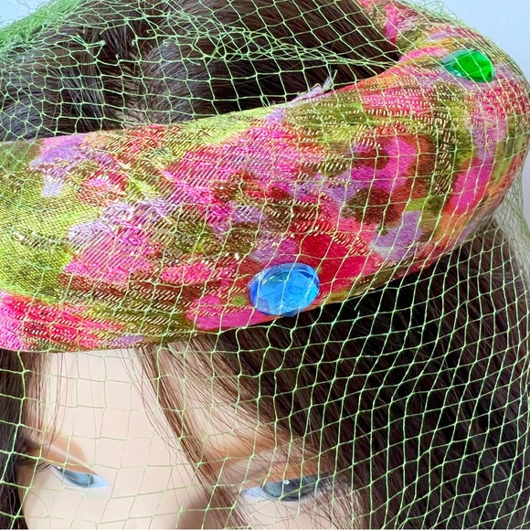 Vintage fascinator hat, mid century netted hat with tag - Picture 9 of 9